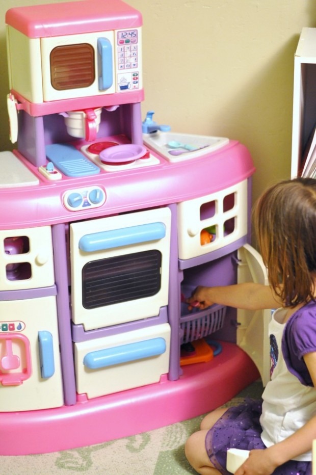 play kitchen