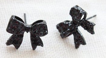 Black bow earrings