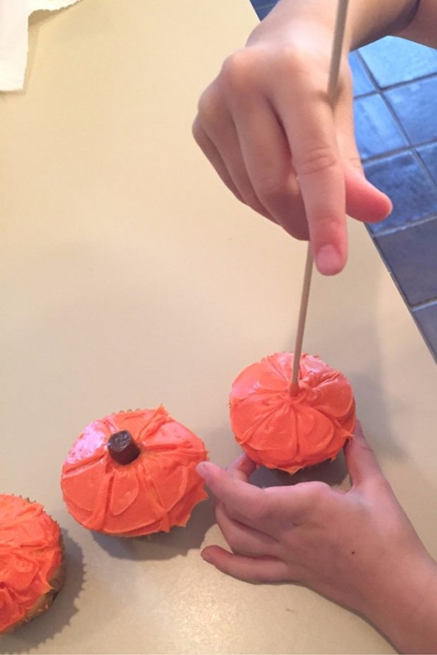 pumpkin cupcakes 4
