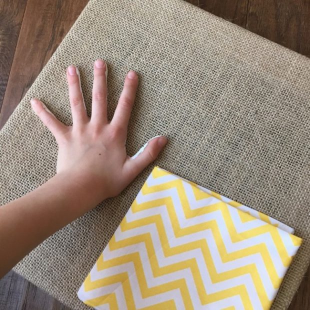 How to Make Burlap Wall Art with Your Kids (4)